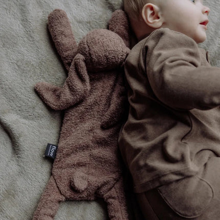 Flow Amsterdam Warmteknuffel Milo Chocolate koop je bij Babywinkel
