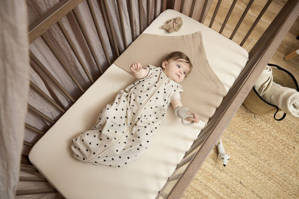 Hoeslaken ledikant jersey Uni - soft sand - 60x120cm - Babywinkel - 4054703502305