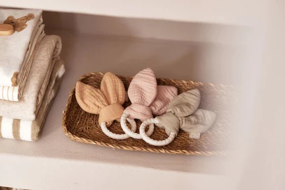 Jollein Bijtring Konijnenoren Olive Green koop je bij Babywinkel