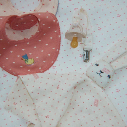 Konges Sløjd Knuffel Konijn Cherry Dot koop je bij Babywinkel