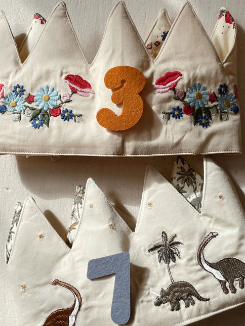 Konges Sløjd Verjaardagskroon Flower koop je bij Babywinkel