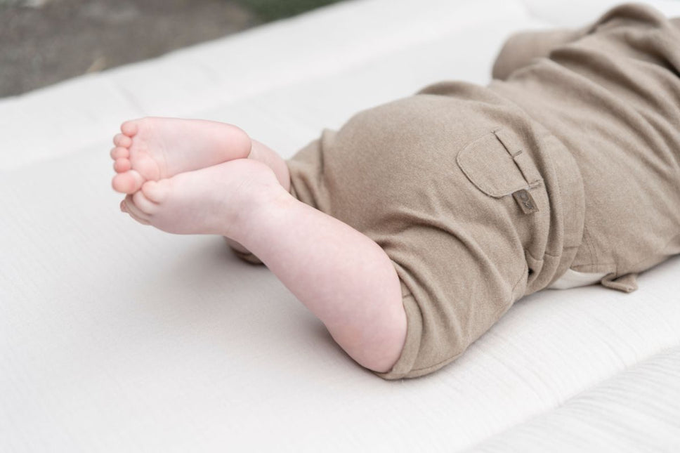 Kort broekje Melange clay - Babywinkel - 8720512364316