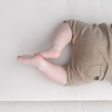 Kort broekje Melange clay - Babywinkel - 8720512364316