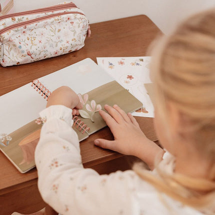 Little Dutch Magnetenboek Rosa Fairy Garden 24 Bladzijdes koop je bij Babywinkel