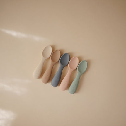 Mushie Babylepel Natural Shifting Sand koop je bij Babywinkel