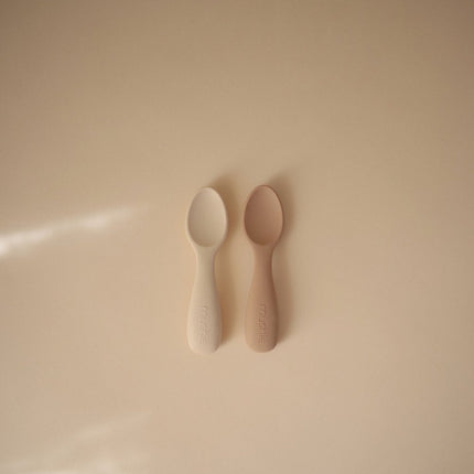 Mushie Babylepel Natural Shifting Sand koop je bij Babywinkel