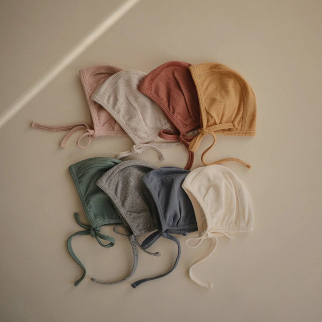 Mushie Babymutsje Bonnet Cedar - Mushie - Babywinkel - 810052465227