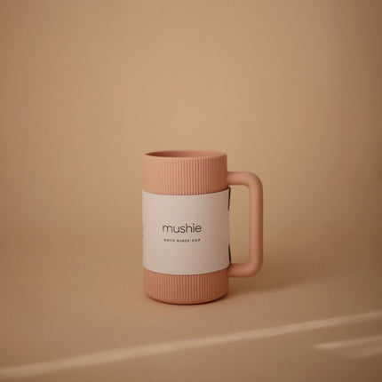 MUSHIE - BATH RINSE CUP - Blush - Mushie - Babywinkel - 810052469645