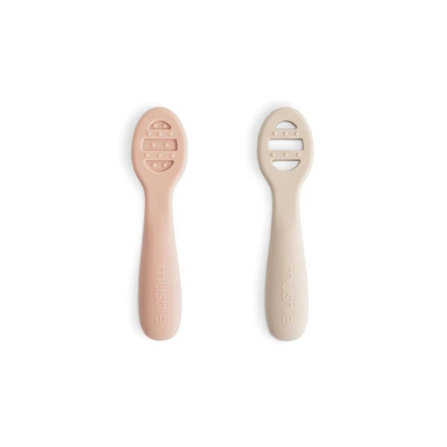 MUSHIE - FIRST FEEDING BABY SPOON - Blush/Shifting sand - Mushie - Babywinkel - 840355801125