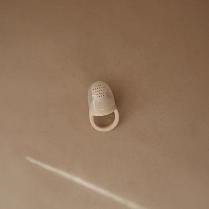 Mushie Fopspeen Fresh Food Feeder Shifting Sands Silicone 2St - Mushie - Babywinkel - 840355800098