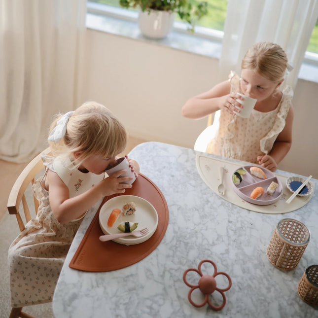 Mushie Placemat Black Daisy - Mushie - Babywinkel - 810052468433