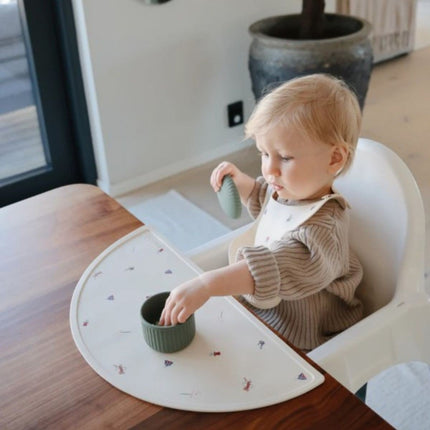 Mushie Silicone Bib Circus koop je bij Babywinkel