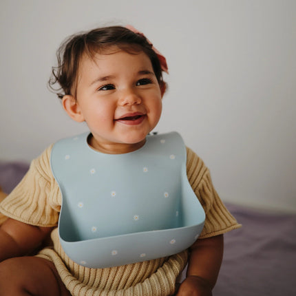 Mushie Slabbetje Silicone White Daisy - Mushie - Babywinkel - 810052461151