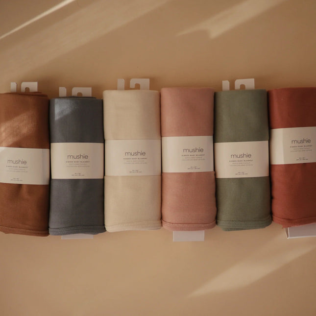 Mushie Wiegdeken Ribbed Roman Green koop je bij Babywinkel