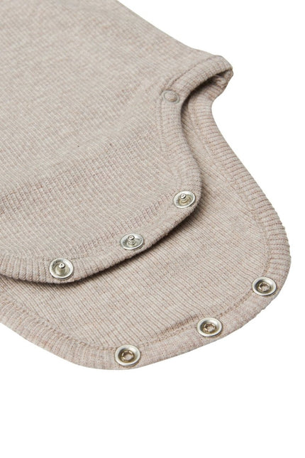 Noppies Romper Lange Mouwen Rib Nino Taupe Melange - Noppies - Babywinkel - 8719788883935