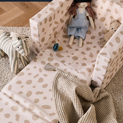 Opvouwbare fauteuil met stippen koop je bij Babywinkel