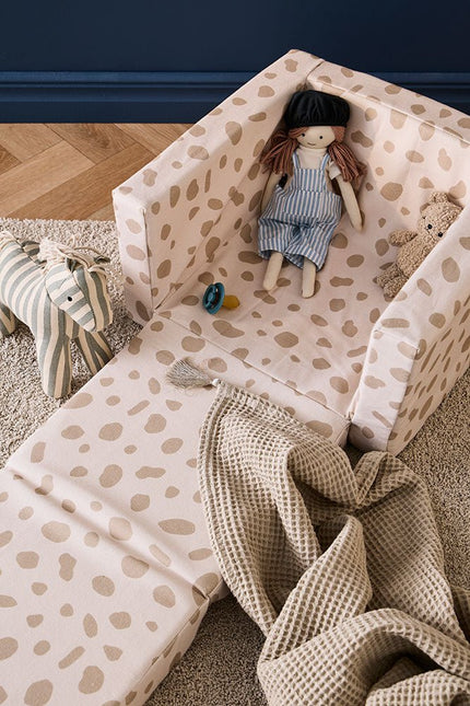 Opvouwbare fauteuil met stippen koop je bij Babywinkel