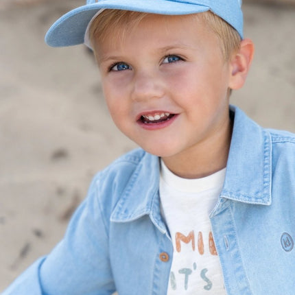 Pet denim met opdruk HEY koop je bij Babywinkel