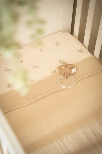 Rammelaar ster Heaven clay/warm linen koop je bij Babywinkel