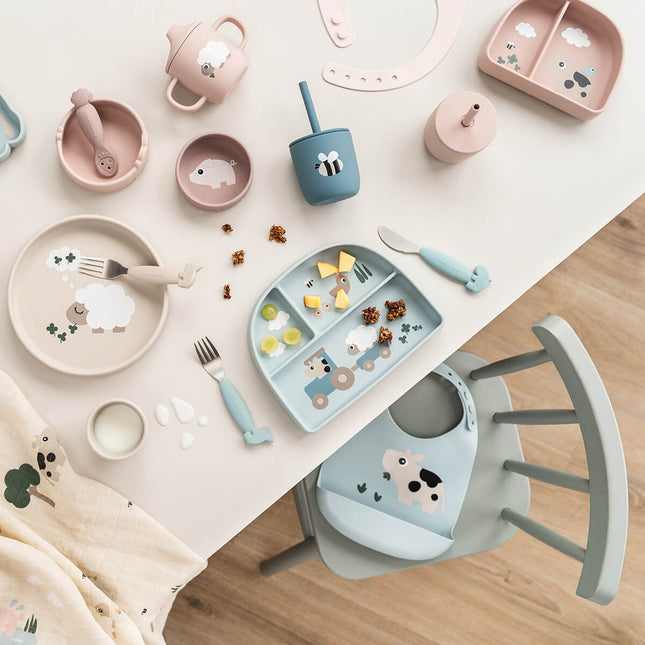 Siliconen bord met zuignap Tiny farm Sand koop je bij Babywinkel