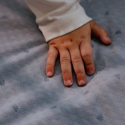 Little Dutch Wiegdeken Pure Denim Blue koop je bij Babywinkel